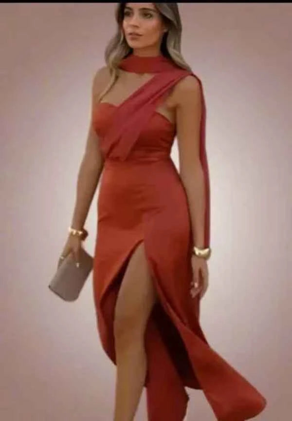 Snagged Strapless Slit Evening Gown for Elegance and Style - Snagged The Deal Dog