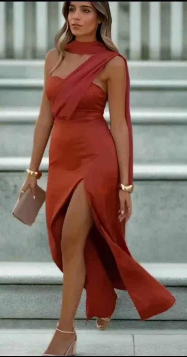 Snagged Strapless Slit Evening Gown for Elegance and Style - Snagged The Deal Dog